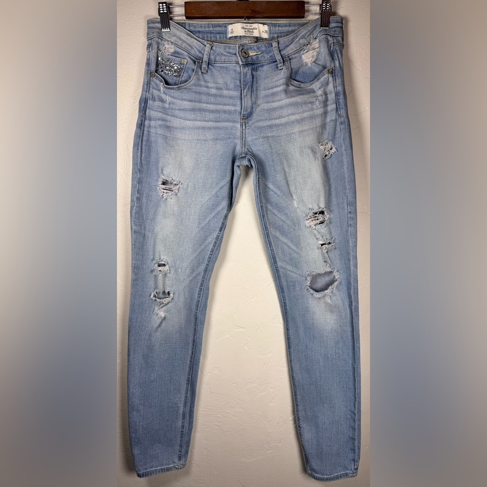 Abercrombie & Fitch Light Wash Low Rise Embellished Skinny‎ Jeans Size 29